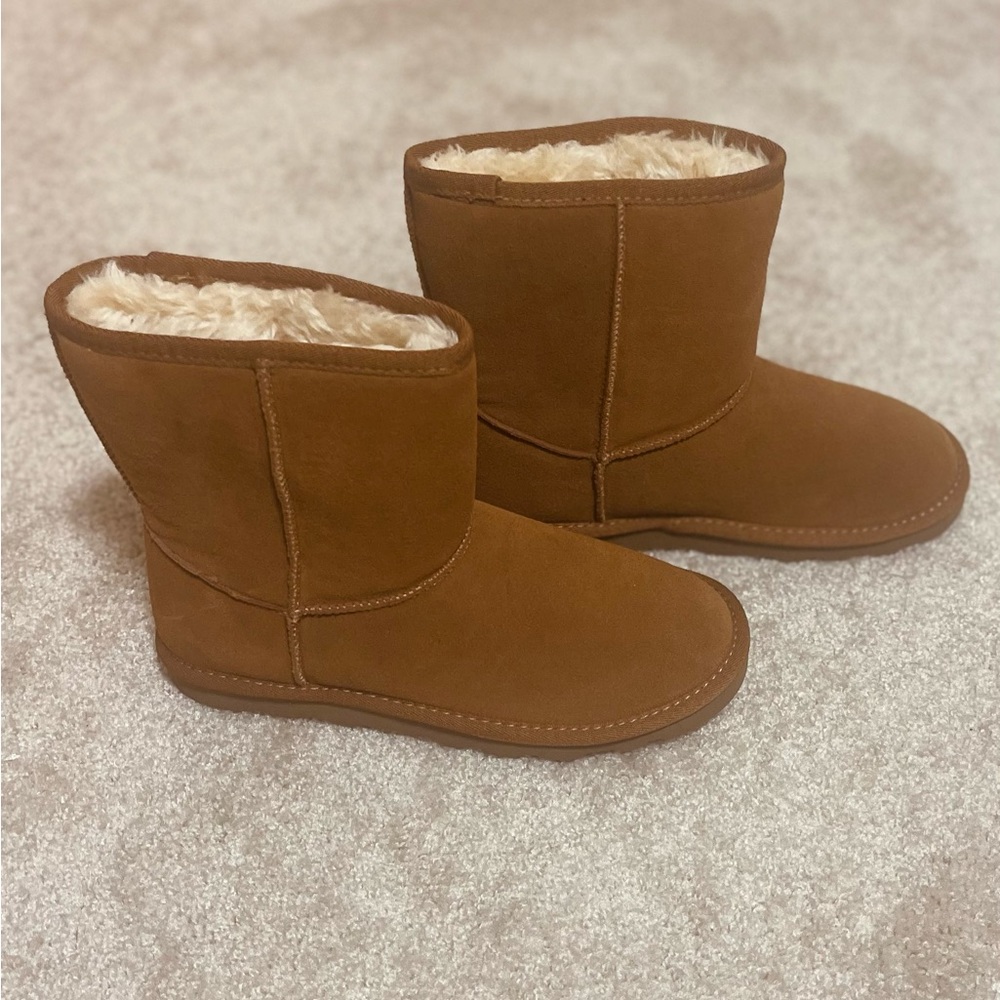 Boots! Never worn!!! - Picture 1 of 3